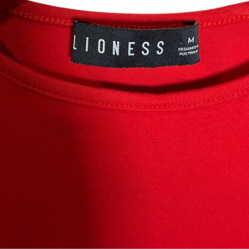 Lioness Love Bites Red Cropped Long Sleeve Top Valentine Heart Graphic M - Picture 6 of 7